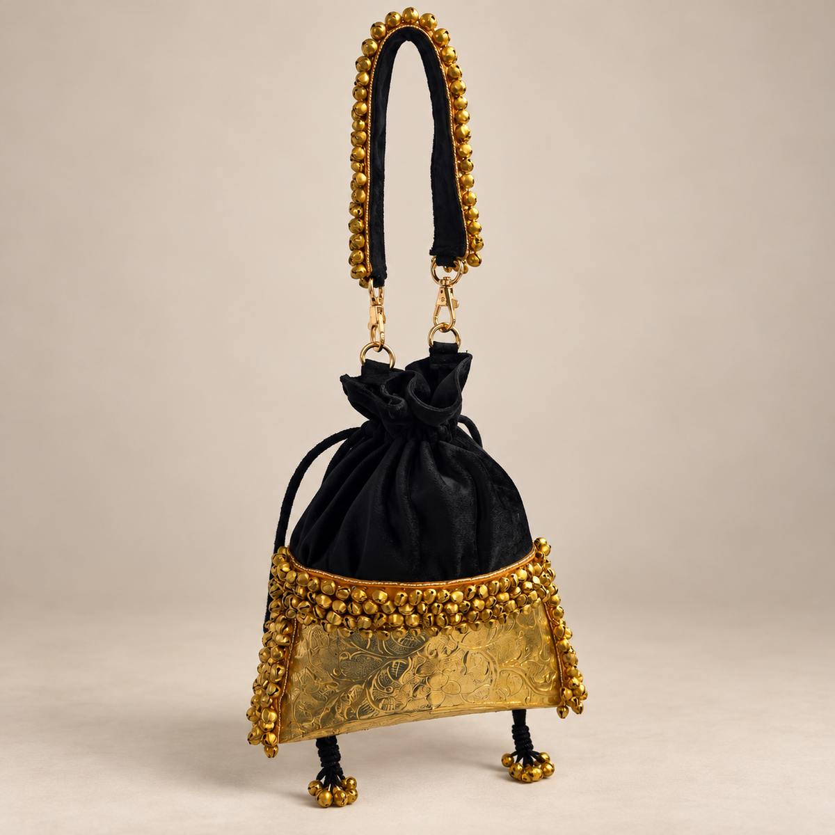 Noir Jhumka Potli