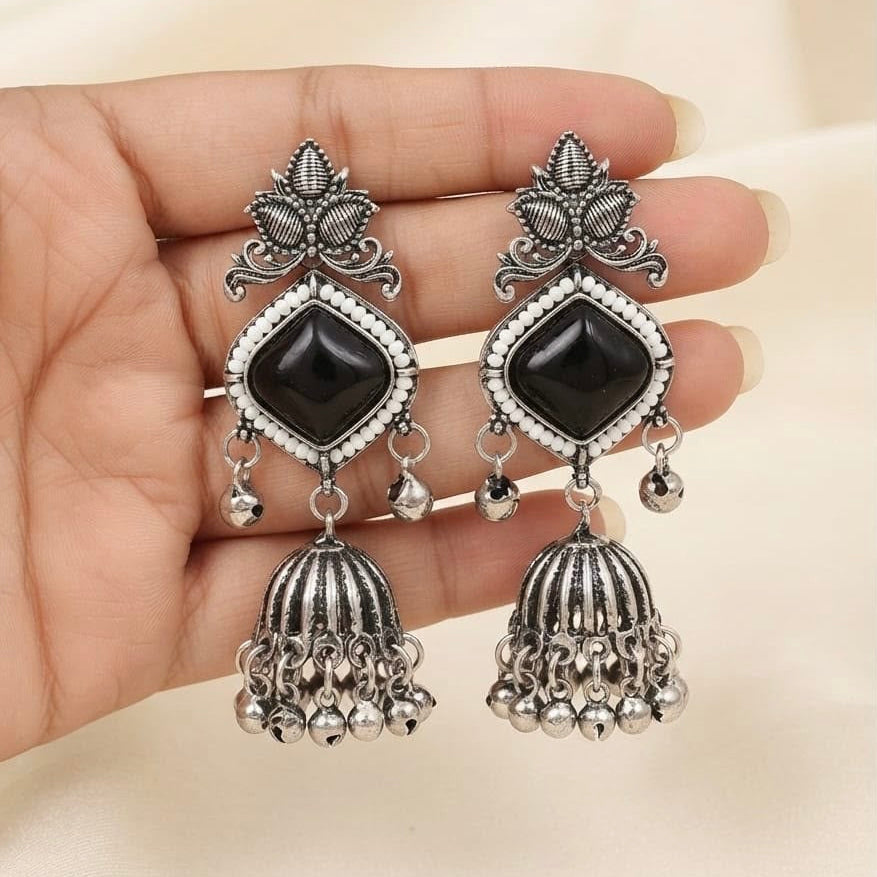 Noir Jhumki
