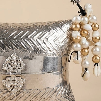 Crested Chevron Clutch