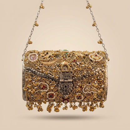 The Royal Echo Clutch