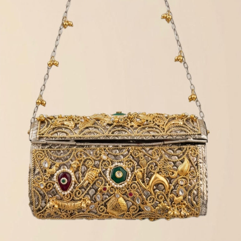 The Royal Echo Clutch