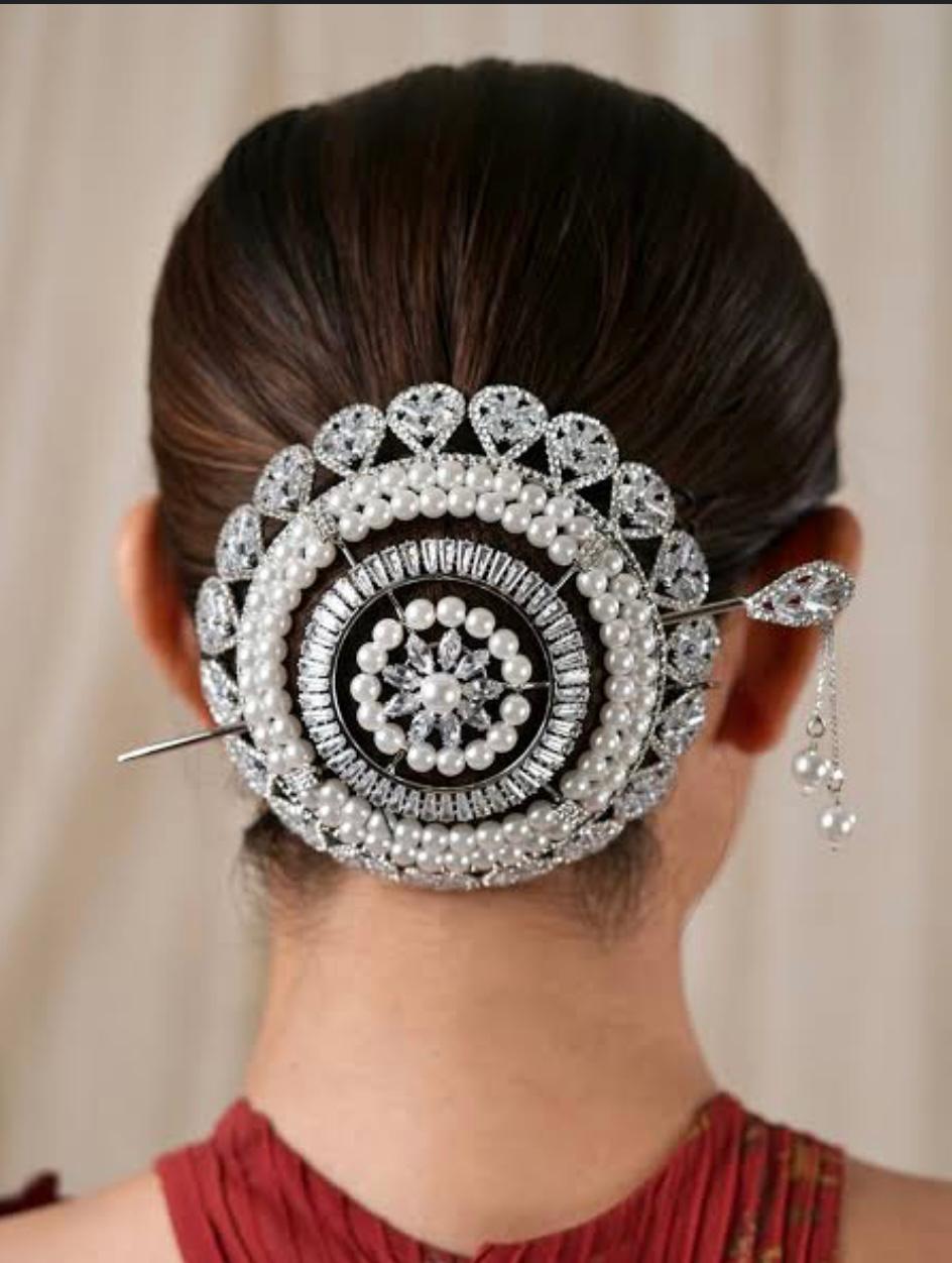 Royal Radiance Silver- Bun Cage